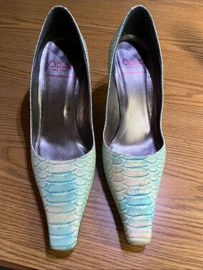 Melian Aqua Green Cream Croc-Embossed Women’s Pumps size 8.5M